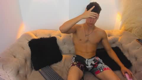 Snapshot of muscle_myke chatting on 13, 12, 2024 myke online show from 13, 12, 2024