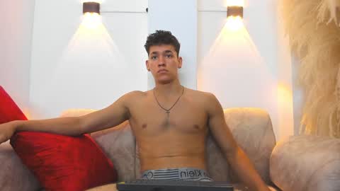 Snapshot of muscle_myke chatting on 19, 12, 2024 myke online show from 19, 12, 2024