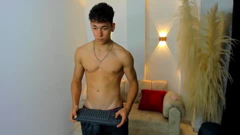 Snapshot of muscle_myke chatting on 20, 12, 2024 myke online show from 20, 12, 2024