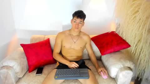 Snapshot of muscle_myke chatting on 23, 12, 2024 myke online show from 23, 12, 2024