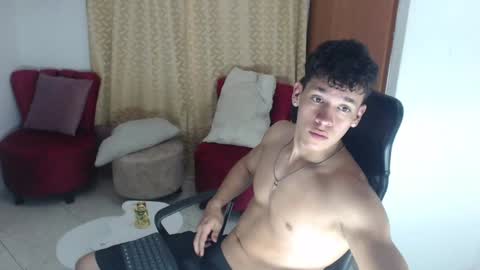 Snapshot of muscle_myke chatting on 24, 12, 2024 myke online show from 24, 12, 2024