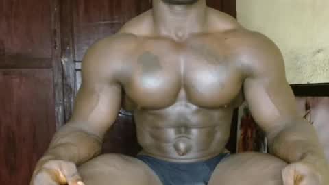musclegod23 online show from 13, 3, 2026