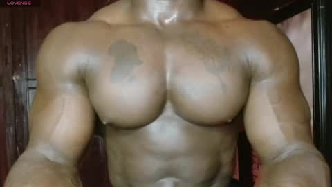 musclegod23 online show from 22, 4, 2026