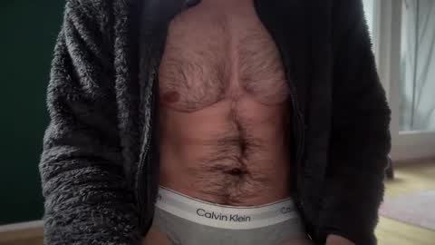 Snapshot of musclehair3 chatting on 13, 12, 2024 musclehair3 online show from 13, 12, 2024