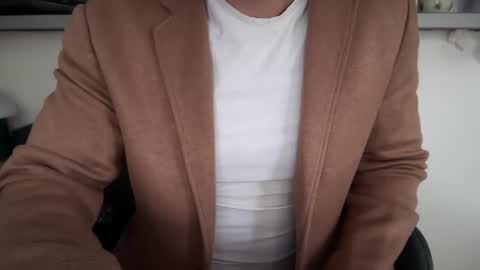Snapshot of musclehair3 chatting on 6, 2, 2025 musclehair3 online show from 6, 2, 2025
