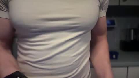 Snapshot of musclehair3 chatting on 20, 2, 2025 musclehair3 online show from 20, 2, 2025
