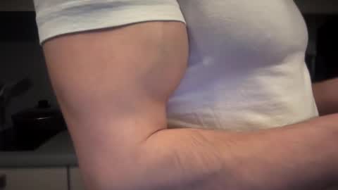 Snapshot of musclehair3 chatting on 22, 2, 2025 musclehair3 online show from 22, 2, 2025