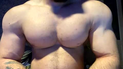 Snapshot of muscularjuggler chatting on 3, 10, 2025 muscularjuggler online show from 3, 10, 2025
