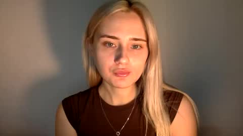 Snapshot of musescorner chatting on 13, 11, 2025 musescorner online show from 13, 11, 2025