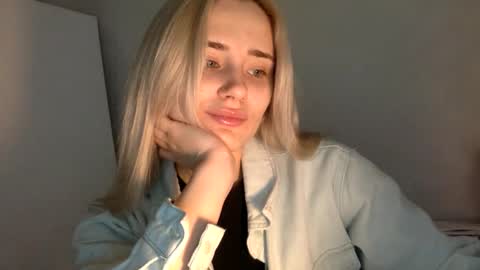 Snapshot of musescorner chatting on 19, 12, 2025 musescorner online show from 19, 12, 2025