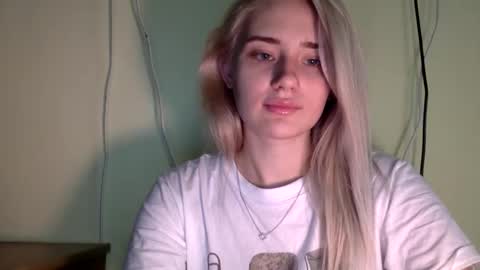 Snapshot of musescorner chatting on 5, 1, 2026 musescorner online show from 5, 1, 2026