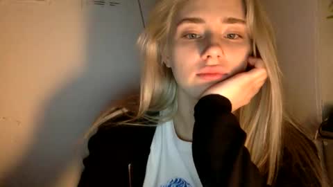 Snapshot of musescorner chatting on 17, 3, 2026 musescorner online show from 17, 3, 2026