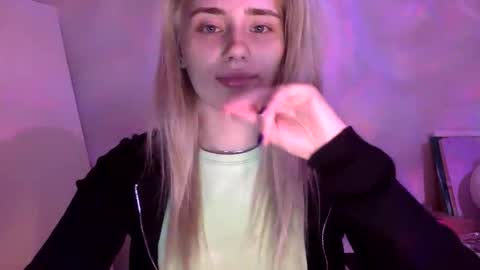 Snapshot of musescorner chatting on 7, 4, 2026 musescorner online show from 7, 4, 2026