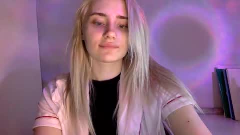 Snapshot of musescorner chatting on 12, 4, 2026 musescorner online show from 12, 4, 2026