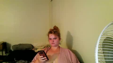 Snapshot of mushymummy000 chatting on 7, 10, 2025 mushymummy000 online show from 7, 10, 2025