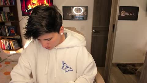 Snapshot of musicayluna chatting on 2, 12, 2025 VALENTINA Luna online show from 2, 12, 2025