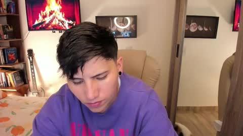 Snapshot of musicayluna chatting on 15, 12, 2025 VALENTINA Luna online show from 15, 12, 2025