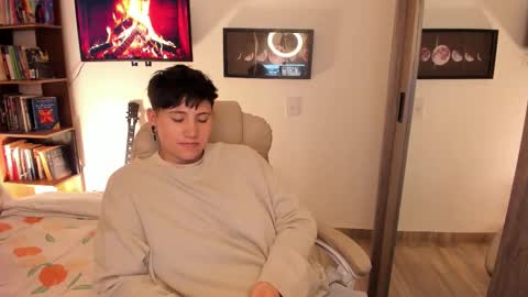 Snapshot of musicayluna chatting on 18, 12, 2025 VALENTINA Luna online show from 18, 12, 2025