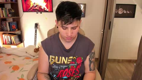 Snapshot of musicayluna chatting on 20, 12, 2025 VALENTINA Luna online show from 20, 12, 2025