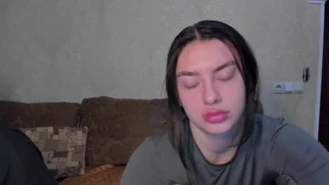 Snapshot of muuur_fam chatting on 14, 9, 2025 HEY online show from 14, 9, 2025