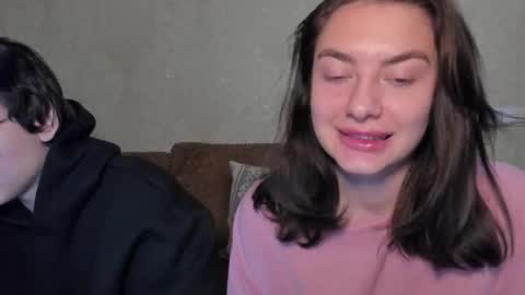 Snapshot of muuur_fam chatting on 22, 9, 2025 HEY online show from 22, 9, 2025