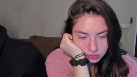 Snapshot of muuur_fam chatting on 23, 9, 2025 HEY online show from 23, 9, 2025