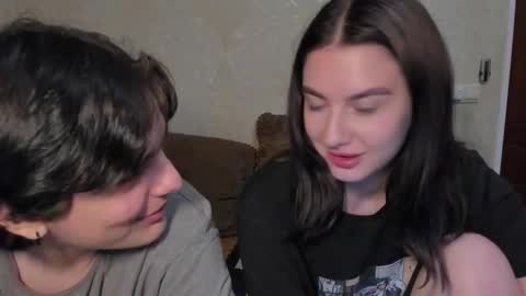 Snapshot of muuur_fam chatting on 24, 9, 2025 HEY online show from 24, 9, 2025