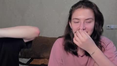 Snapshot of muuur_fam chatting on 8, 10, 2025 HEY online show from 8, 10, 2025