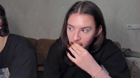 Snapshot of muuur_fam chatting on 10, 10, 2025 HEY online show from 10, 10, 2025