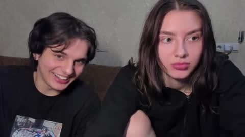 Snapshot of muuur_fam chatting on 12, 10, 2025 HEY online show from 12, 10, 2025