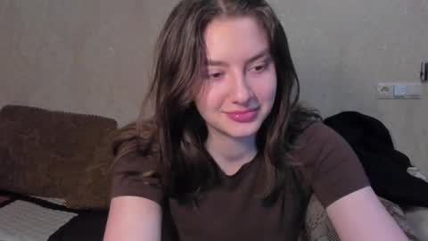 Snapshot of muuur_fam1 chatting on 28, 11, 2025 HEY online show from 28, 11, 2025