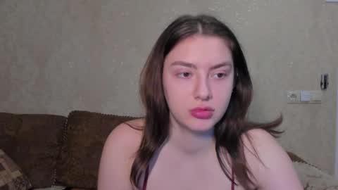 Snapshot of muuur_fam1 chatting on 1, 12, 2025 HEY online show from 1, 12, 2025