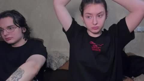 Snapshot of muuur_fam1 chatting on 16, 12, 2025 HEY online show from 16, 12, 2025