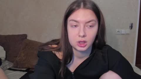 Snapshot of muuur_fam1 chatting on 20, 12, 2025 HEY online show from 20, 12, 2025