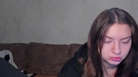 Snapshot of muuur_fam1 chatting on 21, 12, 2025 HEY online show from 21, 12, 2025