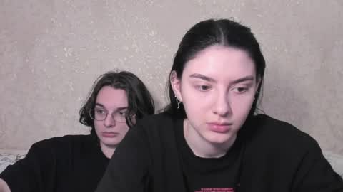 cute couple online show from 9, 4, 2026
