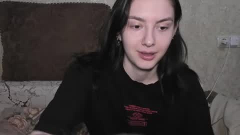 Snapshot of muuur_love chatting on 25, 6, 2026 cute couple online show from 25, 6, 2026