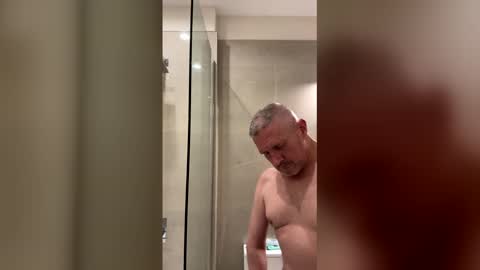 mwestie295867 online show from 17, 12, 2025