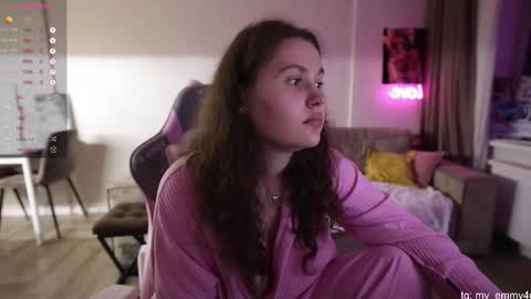 Snapshot of my_emmy chatting on 20, 9, 2025 Emmy online show from 20, 9, 2025