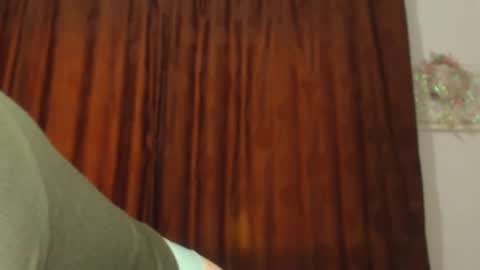     sara      i know you love me xoxox     online show from 24, 9, 2025