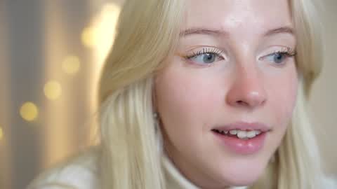 Snapshot of my_stella chatting on 4, 12, 2024 STELLA Im here today online show from 4, 12, 2024