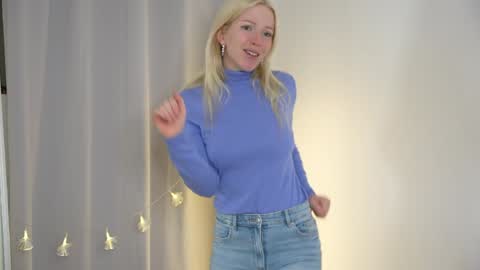 Snapshot of my_stella chatting on 9, 12, 2024 STELLA Im here today online show from 9, 12, 2024