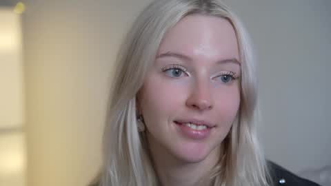 Snapshot of my_stella chatting on 21, 1, 2025 STELLA Im here today online show from 21, 1, 2025