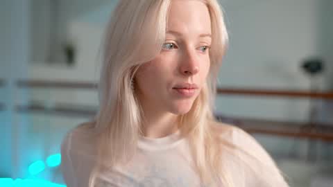 Snapshot of my_stella chatting on 6, 2, 2025 STELLA Im here today online show from 6, 2, 2025