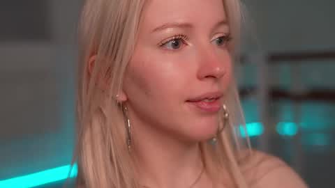 Snapshot of my_stella chatting on 16, 2, 2025 STELLA Im here today online show from 16, 2, 2025