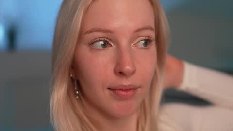 Snapshot of my_stella chatting on 19, 2, 2025 STELLA Im here today online show from 19, 2, 2025