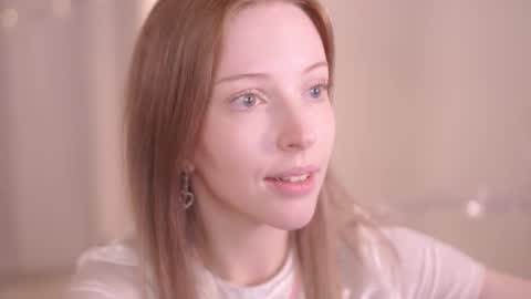 Snapshot of my_stella chatting on 24, 9, 2025 STELLA Im here today online show from 24, 9, 2025