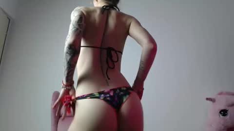 Snapshot of mya_amor1 chatting on 5, 12, 2025 Naughty Rassell online show from 5, 12, 2025
