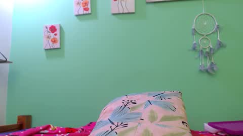 Snapshot of myguardian20angel chatting on 12, 11, 2025 Angel Cute online show from 12, 11, 2025