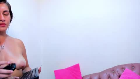 Snapshot of myinnocentwhore chatting on 5, 12, 2024 LINDA AND EMILIO online show from 5, 12, 2024